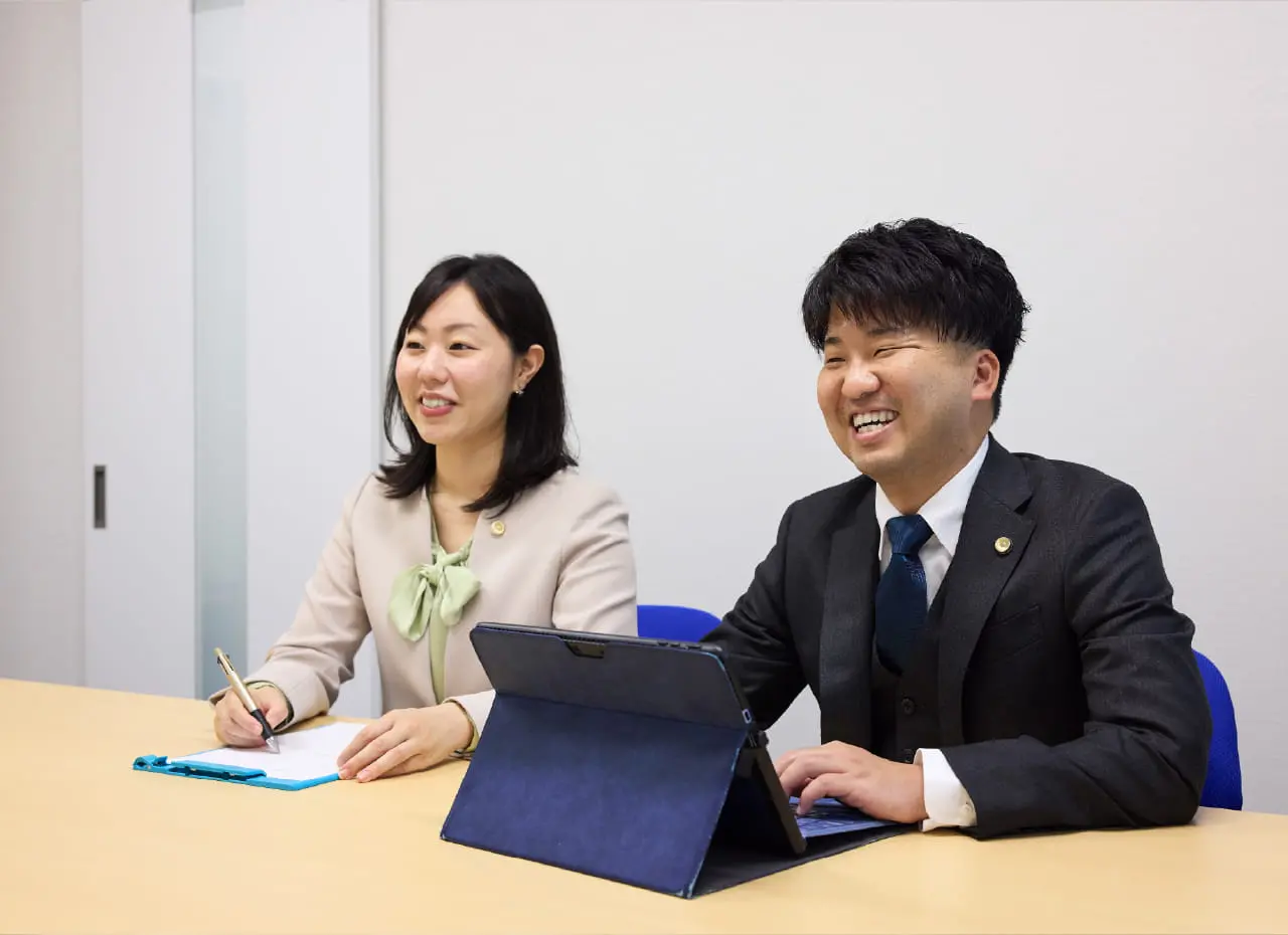 弁護士が相談を受けているイメージ画像